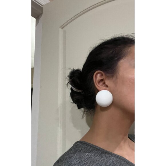 White stud earring retro large Snow White statement big dome round earring bold - Picture 5 of 6